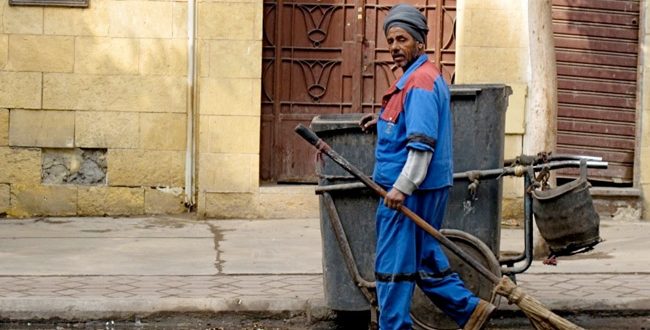 عمال النظافة في نجع حمادي