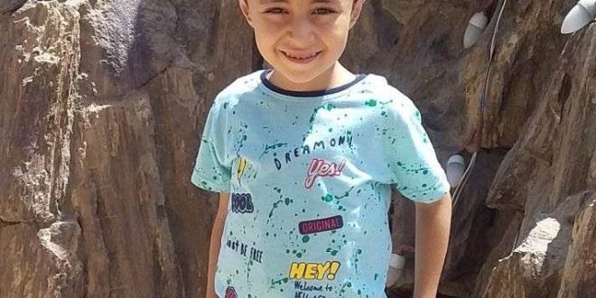 طفل من نجع حمادي