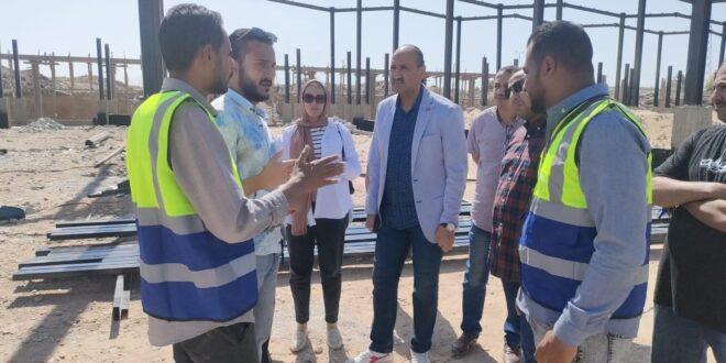 سكرتير عام قنا يتفقد مشروع شادر الأربعين