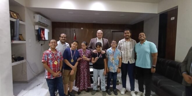 الطلبة الفائزين