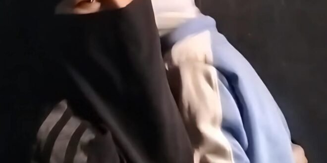 أم تتهم زوجها بتعذيب صغارها في قنا