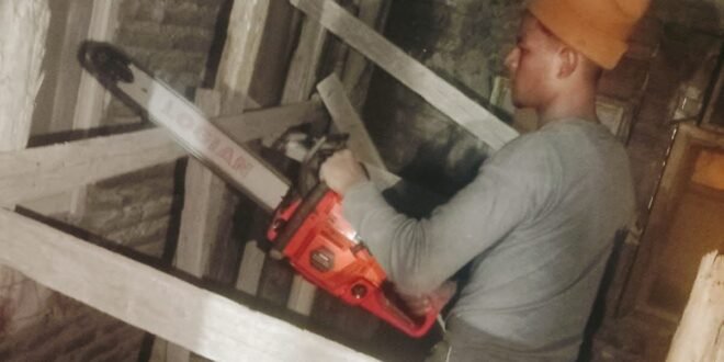 إزالة فورية لشدة خشبية مخالفة بنجع حمادي