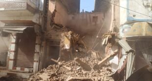 إزالة منزل آيل للسقوط في نجع حمادي