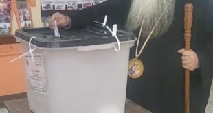 الأنبا تكلا مطران دشنا