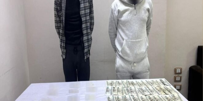 ضبط شخصين يجمعان بطاقات مواطنين بقنا