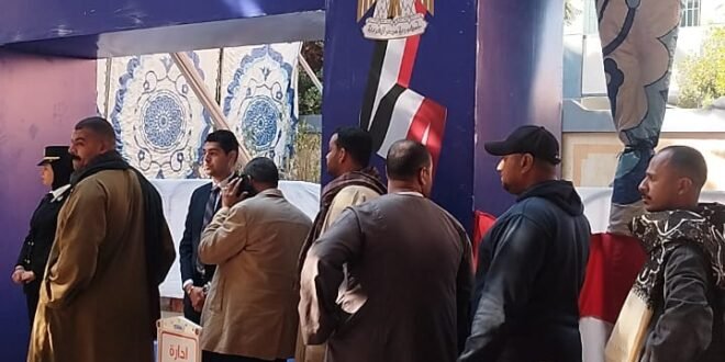 طوابير أمام لجان الانتخابات بمحافظة قنا