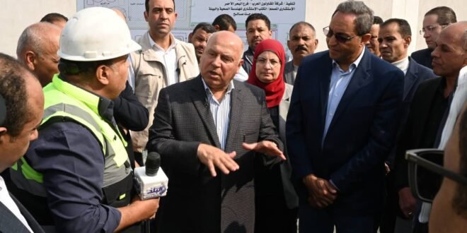 كامل الوزير يتفقد منطقتي «قفط» و«هو» الصناعيتين