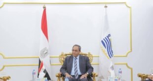 محافظ قنا خلال لقاء وفد وزارة العدل