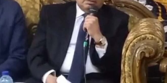 وزير العدل ينهار باكيًا في عزاء المستشارة سهام الأنصاري