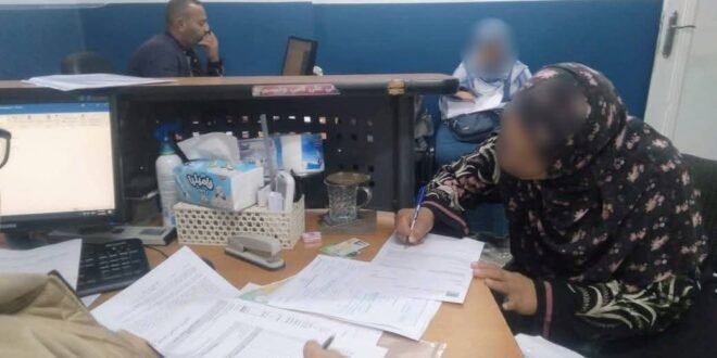 توقيع 3 عقود عمل لمواطنات من ذوي الهمم بقنا