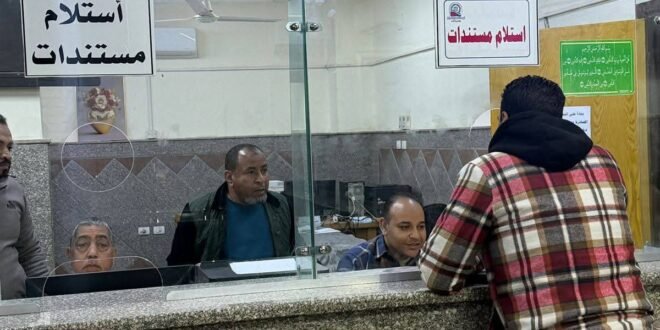 رئيس مدينة قنا يتفقد المركز التكنولوجي