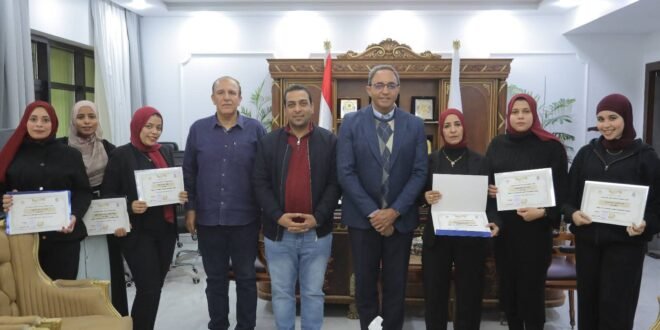 فريق منظومة الشكاوى بقنا