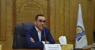 وزير الاستثمار خلال لقائه مستثمري قنا