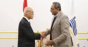 محافظ قنا والسفير الياباني