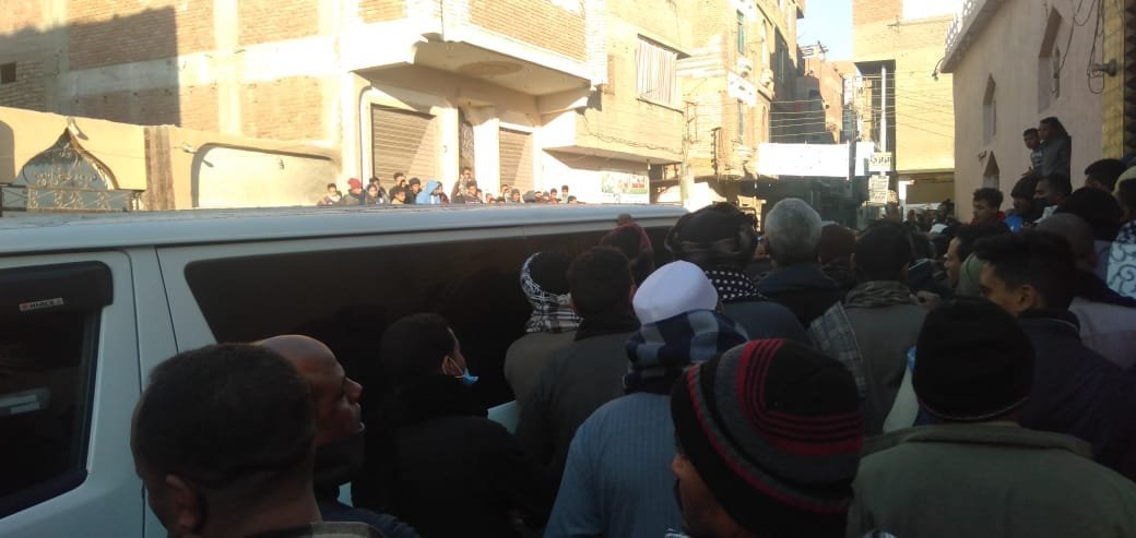 تشييع جثمان الشهيد بقريته نجع حمادي