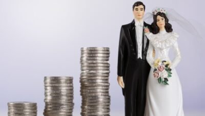 مئات الغارمات وآلاف العوانس