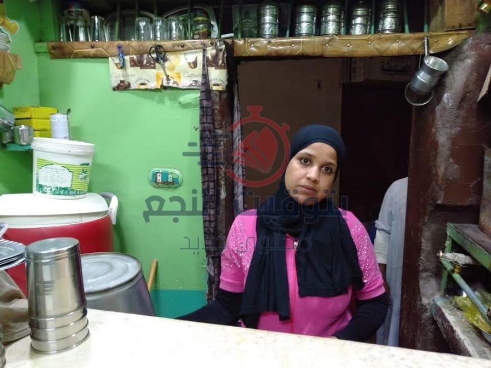 فتاة المقهي في نجع حمادي