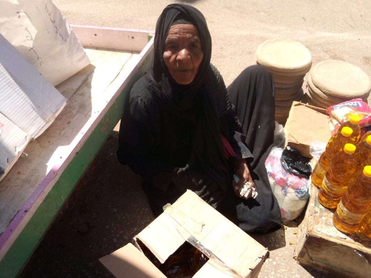 بائعة الأسواق في قنا