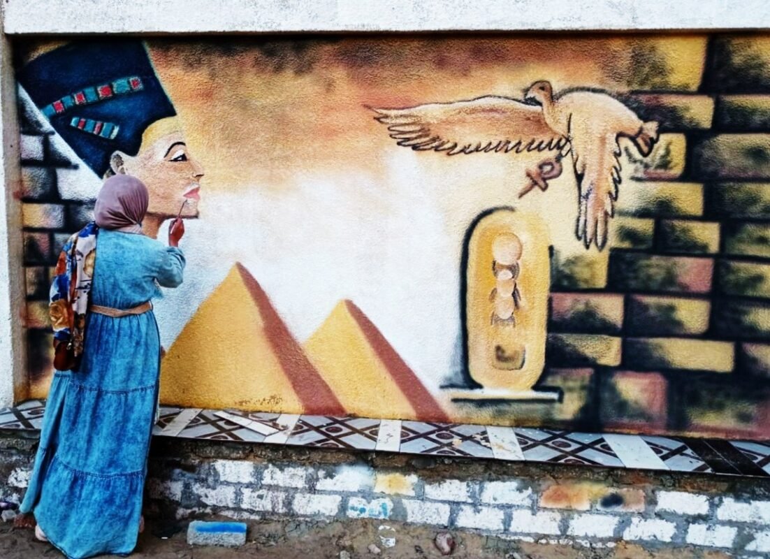 فتاة نجع حمادي