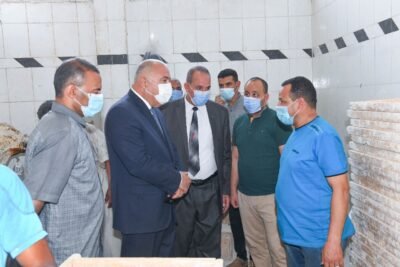 محافظ قنا في جولة المخابز