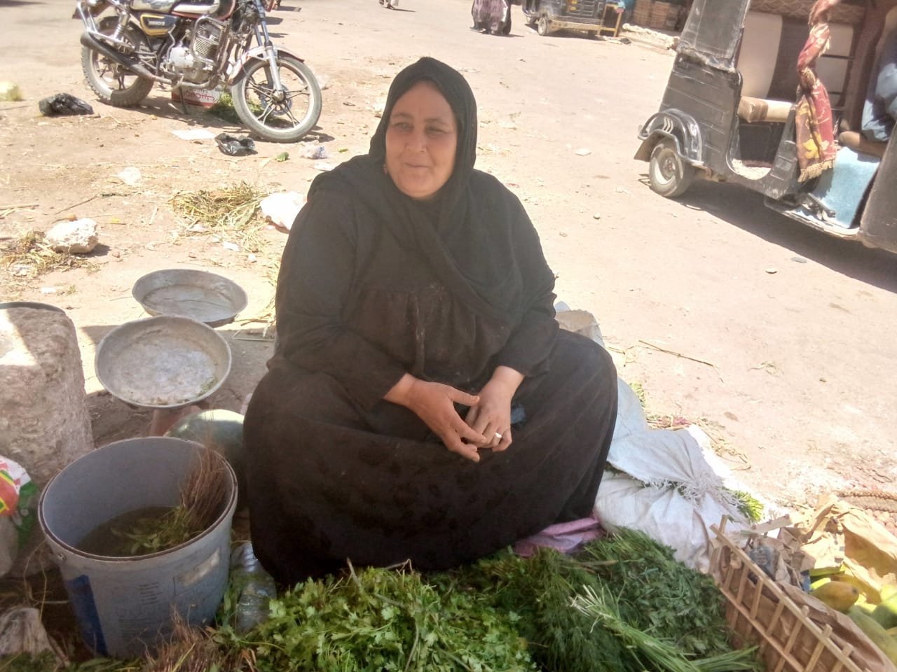 بائعة الخضروات في قنا
