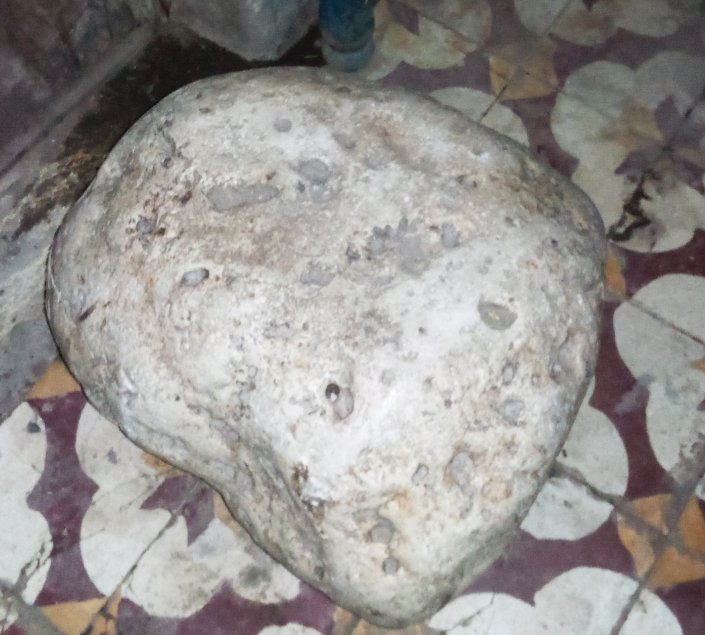 حجر الحمران أبوتشت