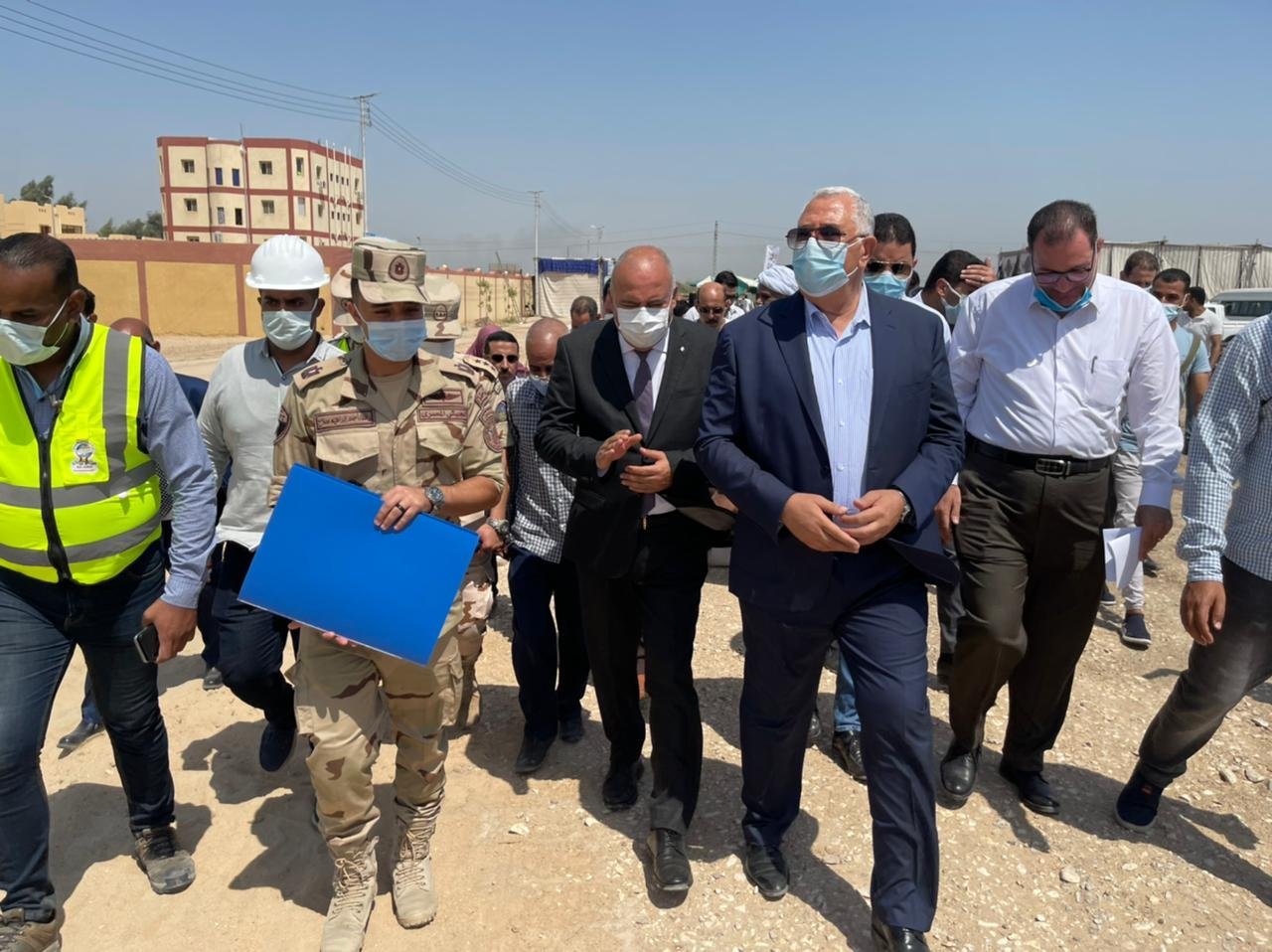 وزير الزراعة من قنا