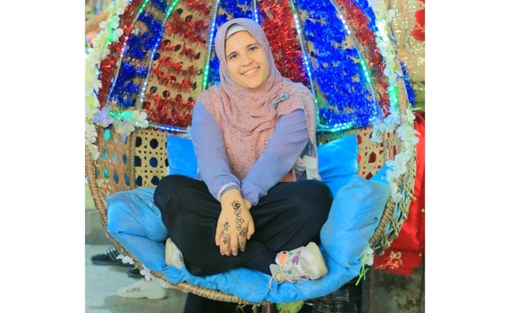 مدربة سباحة في نجع حمادي