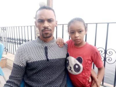 يتهم زوجته بالخيانة في قنا