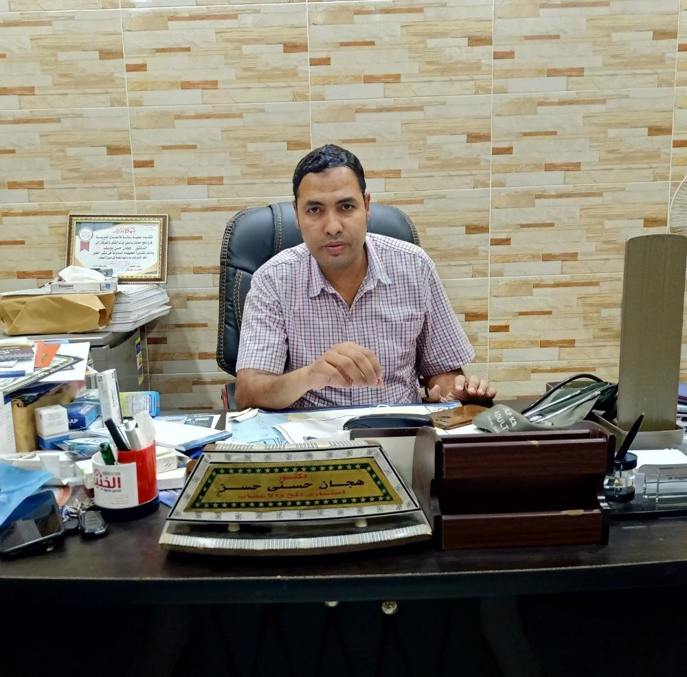 طبيب الغلابة في نجع حمادي