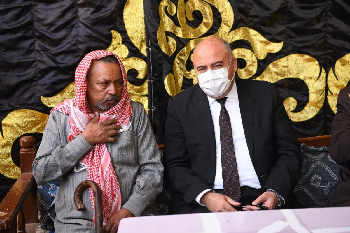 محافظ قنا يزور أسرة شهيد نجع حمادي