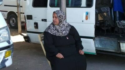 سائقة ميكروباص