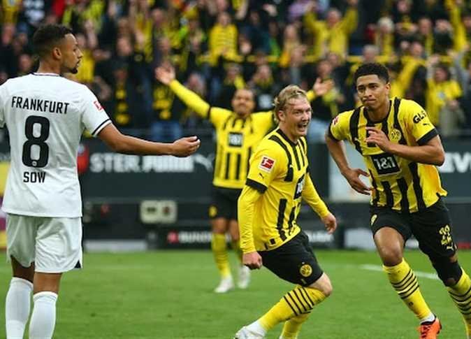 دورتموند يتصدر الدوري الألماني