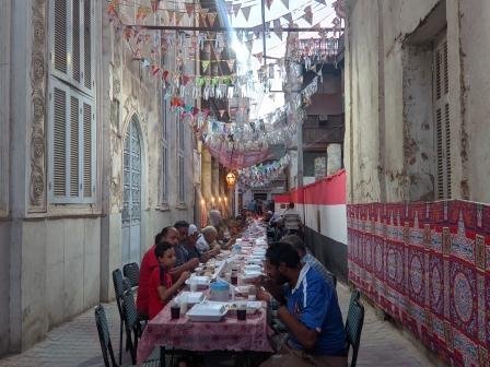 مائدة الافطار في قنا