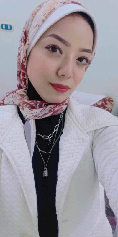 مدربة كرة القدم النسائية