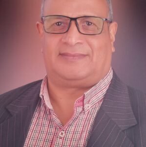 كمال النجمي معلم الأجيال في نجع حمادي