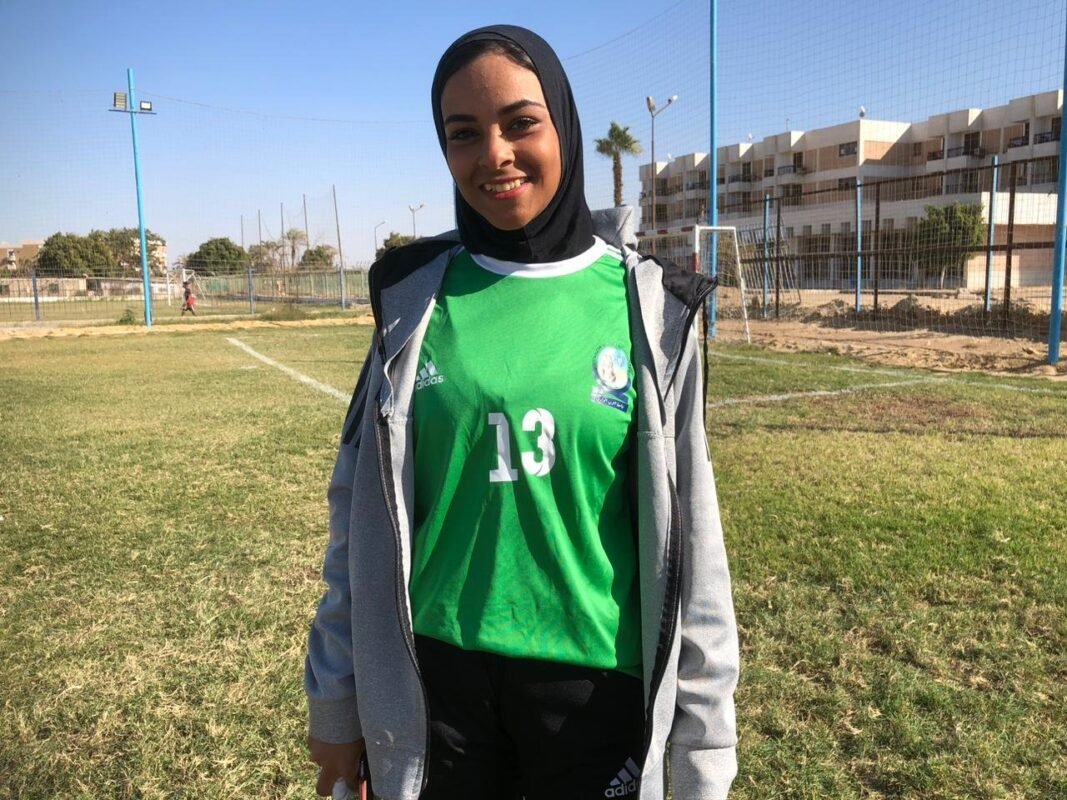 لاعبة كرة القدم في نجع حمادي
