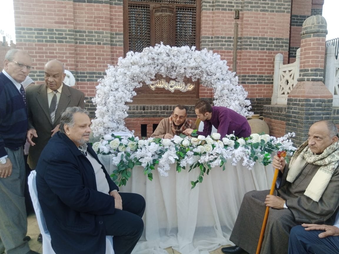 عقد قران داخل قصر الأمير في نجع حمادي