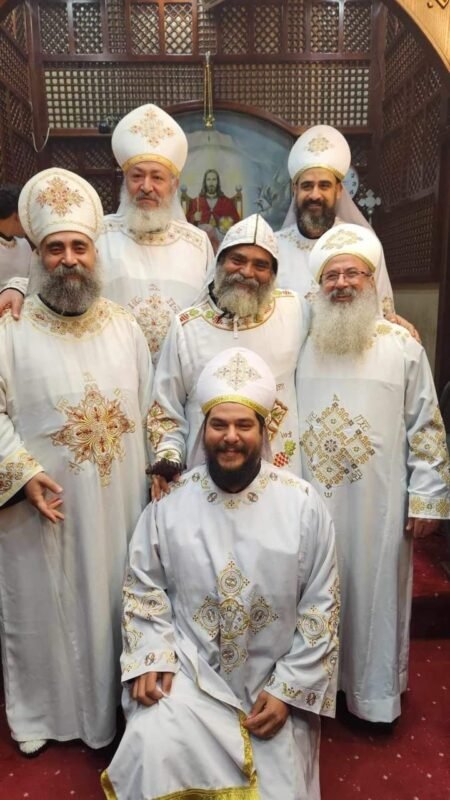 الأباء الكهنة في إيبارشية نجع حمادي
