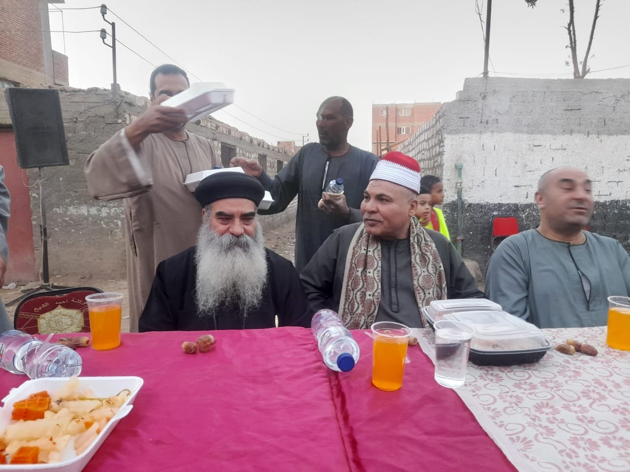 كاهن كنيسة في نجع حمادي