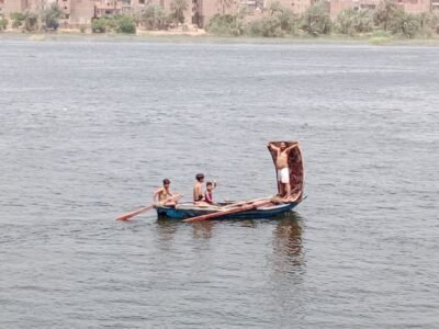 مواطن في نجع حمادي