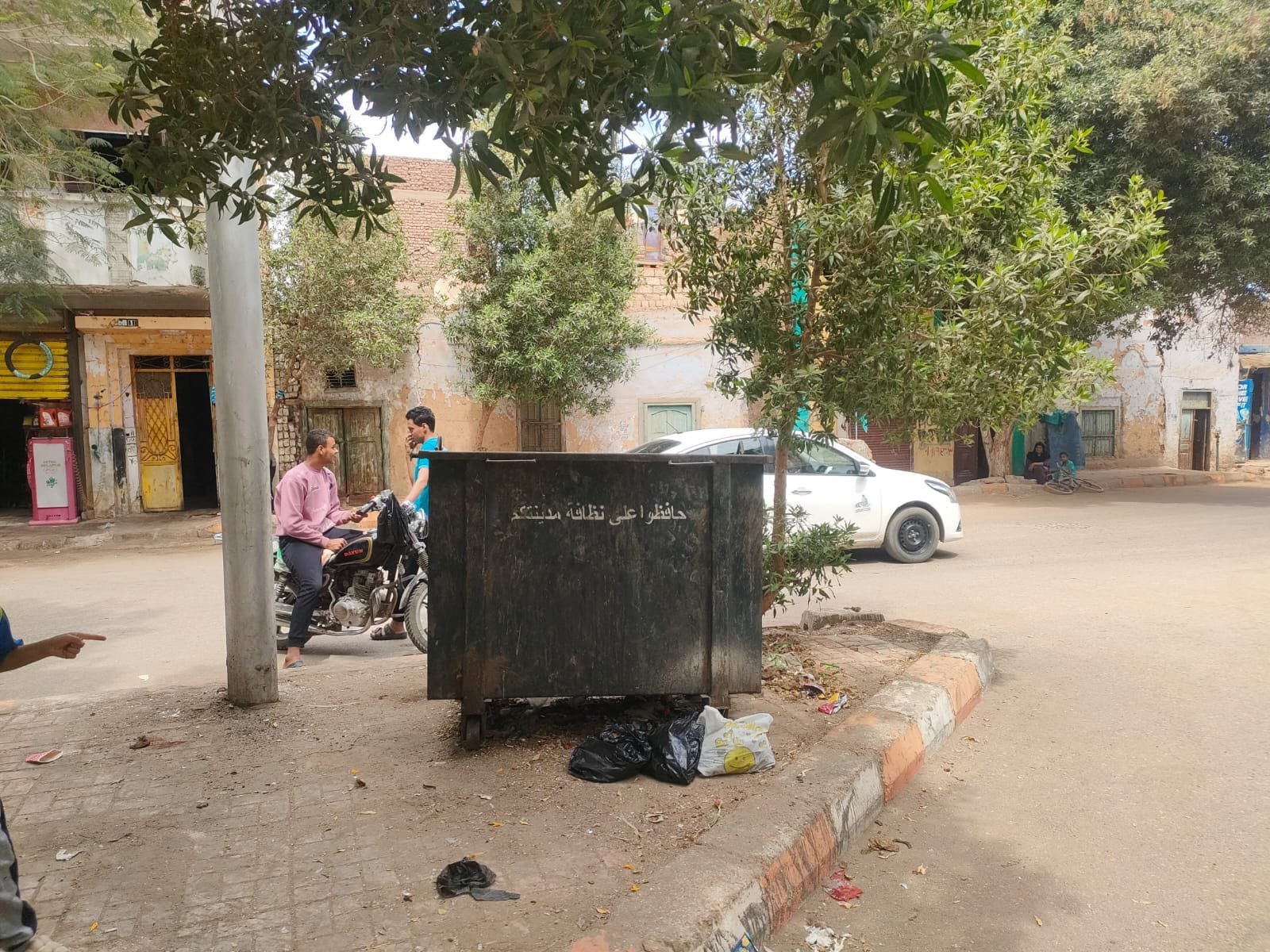 العثور على جثة رضيع داخل صندوق قمامة في قنا