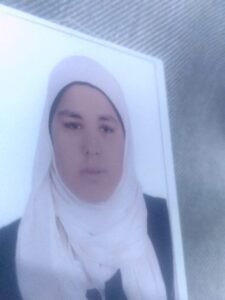 طالبة من أبوتشت