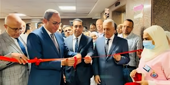 محافظ قنا