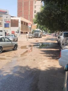 غرق الشوارع أمام مستشفى قنا العام