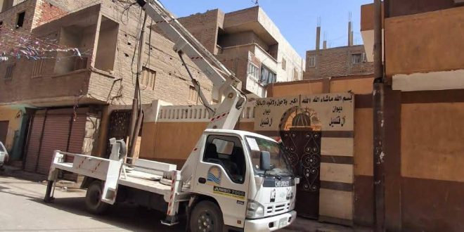 صيانة وإحلال كشافات الإنارة العامة