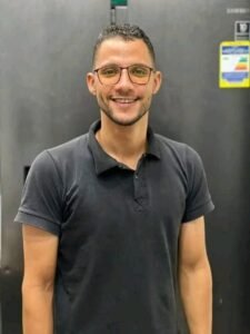 الشاب "أحمد محمود"