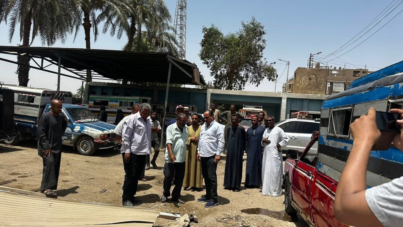 انهيار موقف سيارات قوص