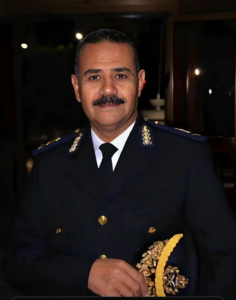 اللواء طارق عيسى