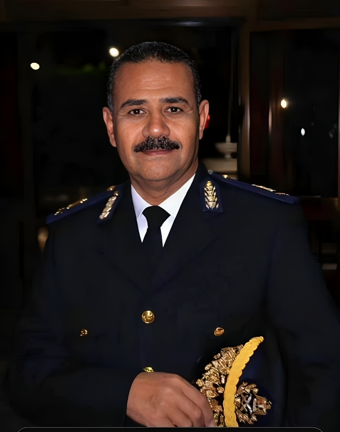 اللواء طارق عيسى